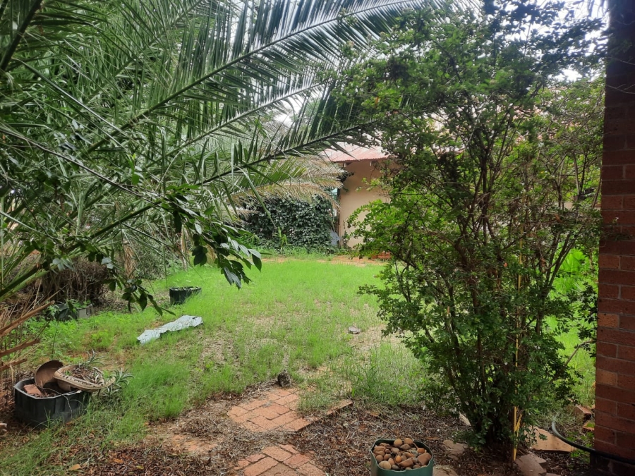 6 Bedroom Property for Sale in Odendaalsrus Free State